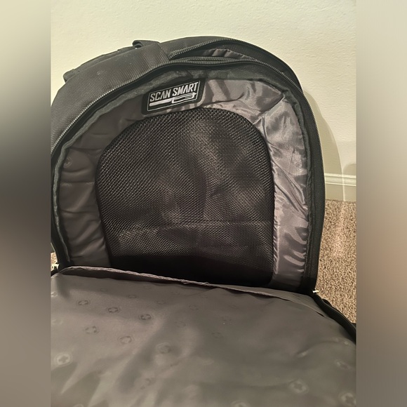 SwissGear 1271 Scansmart Laptop Backpack, BLACK, 16-Inch - Picture 5 of 9